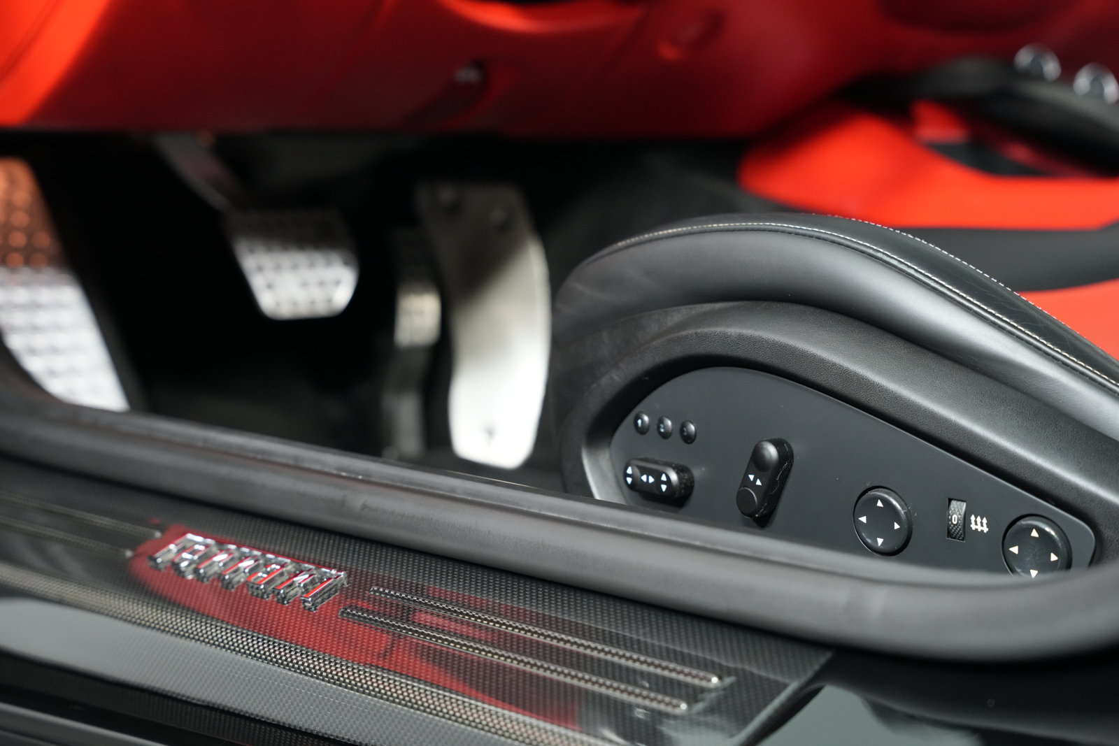 Used 2014 Ferrari F12 Berlinetta RWD image 20