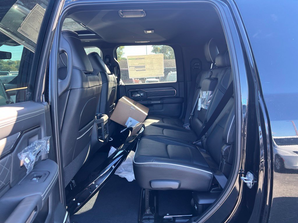 New 2027 RAM 3500 Limited AWD/4WD image 9