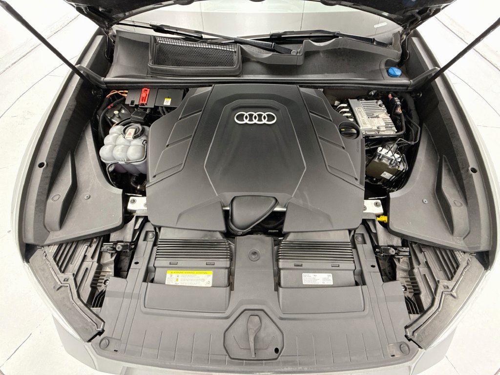 Used 2020 Audi Q8 Premium Plus w/ Premium Plus Package AWD/4WD image 28