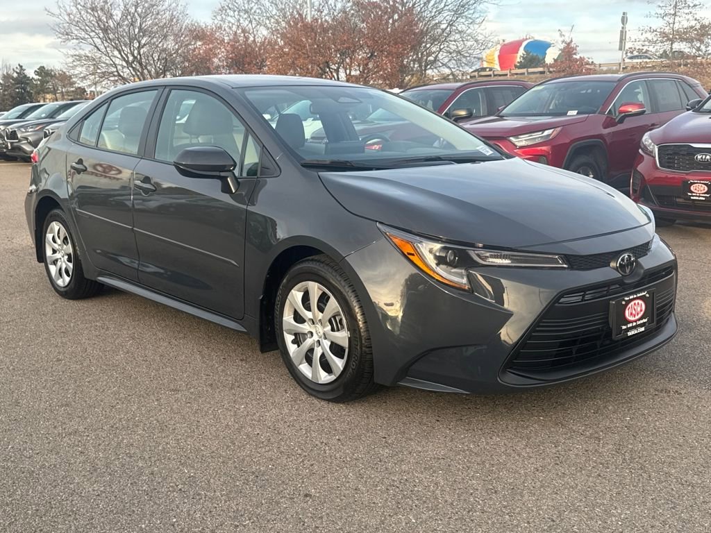 Used 2025 Toyota Corolla LE image 9