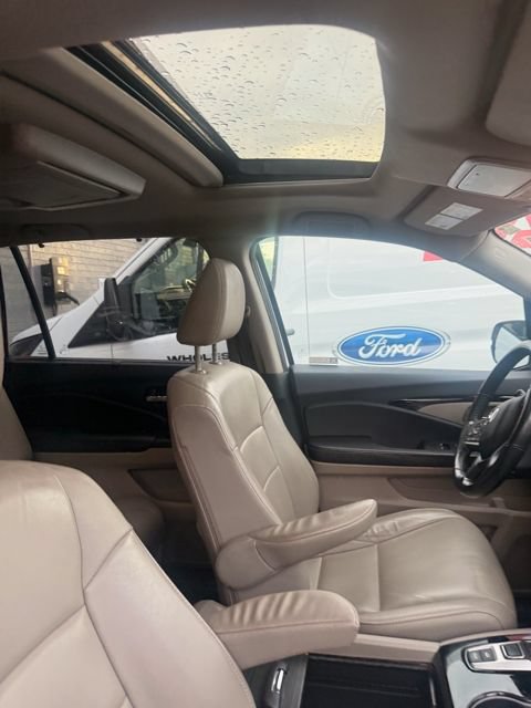 Used 2019 Honda Pilot Touring image 10