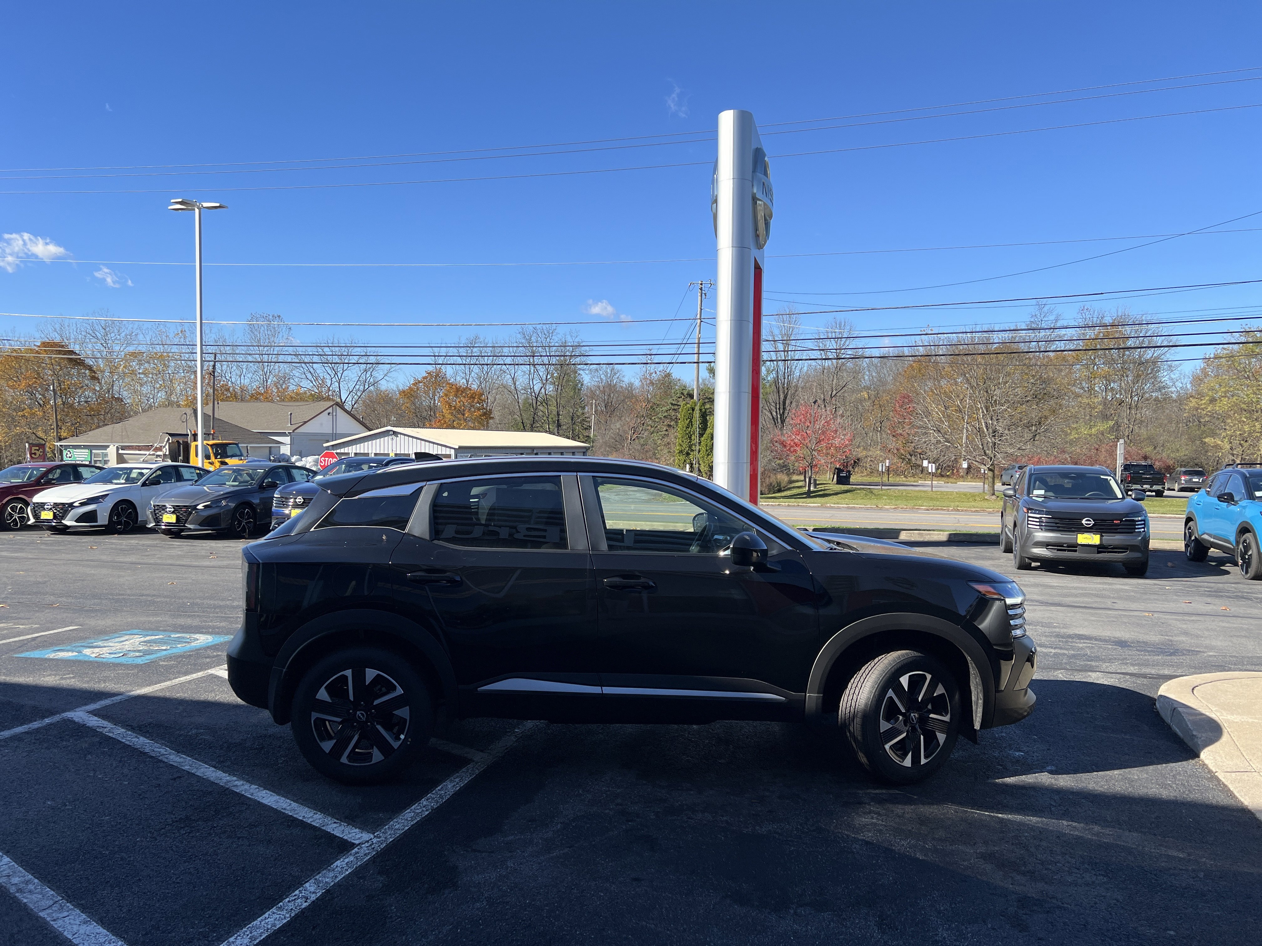 New 2025 Nissan Kicks SV w/ SV Premium Package image 9