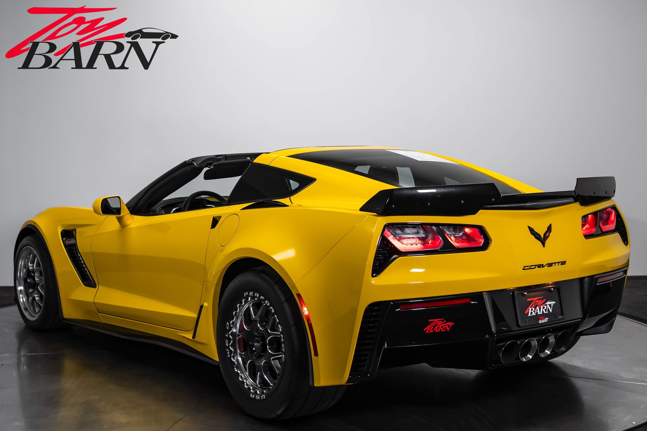 Used 2015 Chevrolet Corvette Z06 w/ 2LZ Preferred Equipment Group RWD image 3