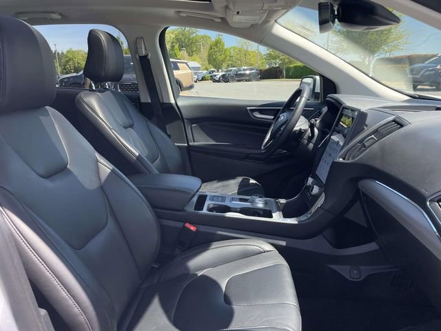 Used 2022 Ford Edge Titanium w/ Equipment Group 301A AWD/4WD image 14