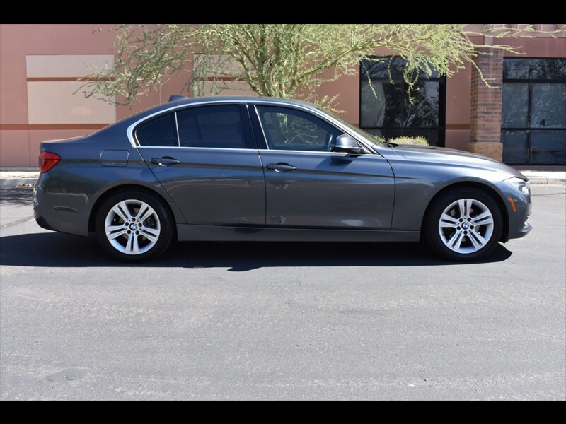 Used 2017 BMW 330i Sedan RWD image 1