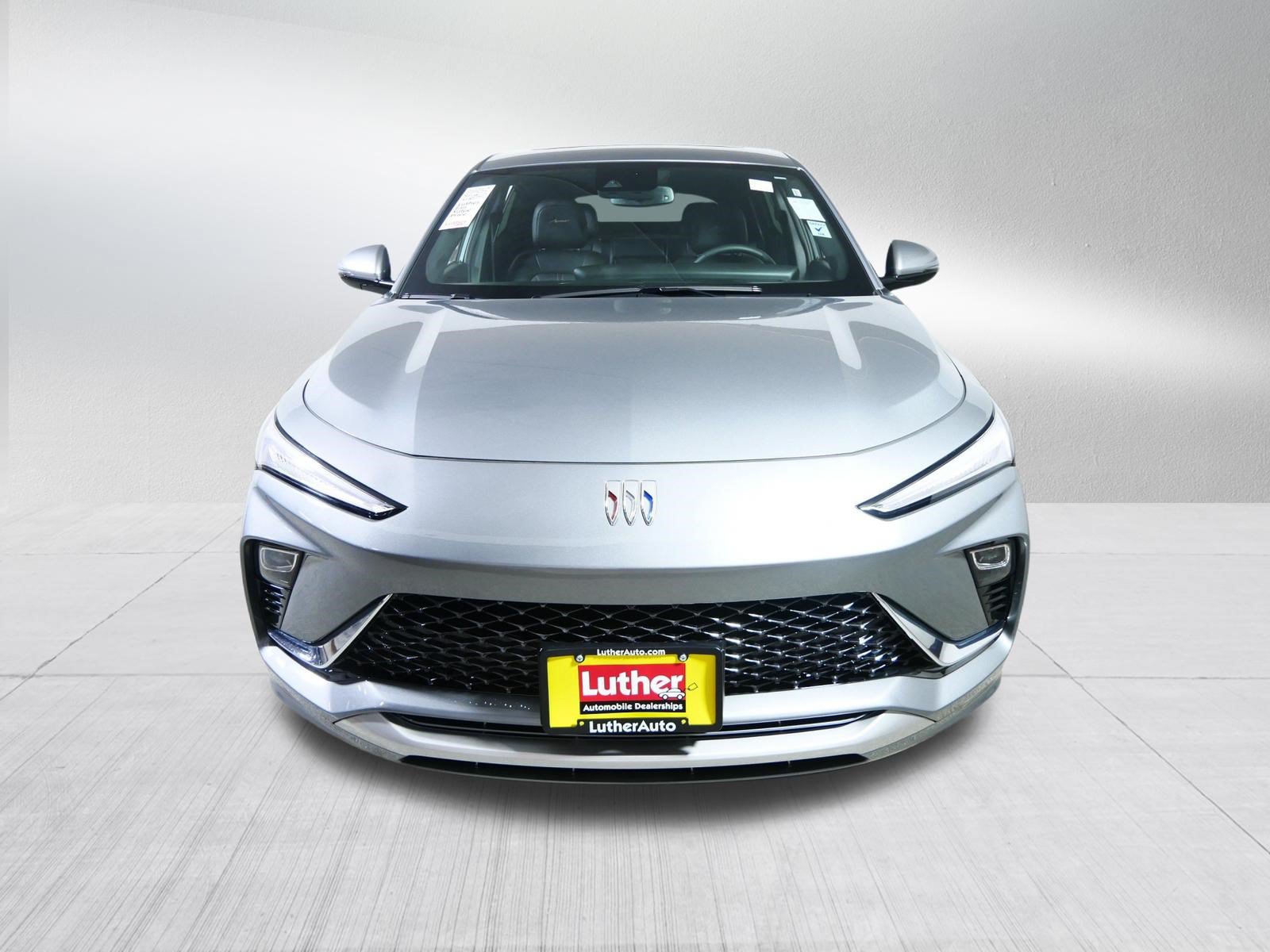 Used 2026 Buick Envista Avenir FWD image 2