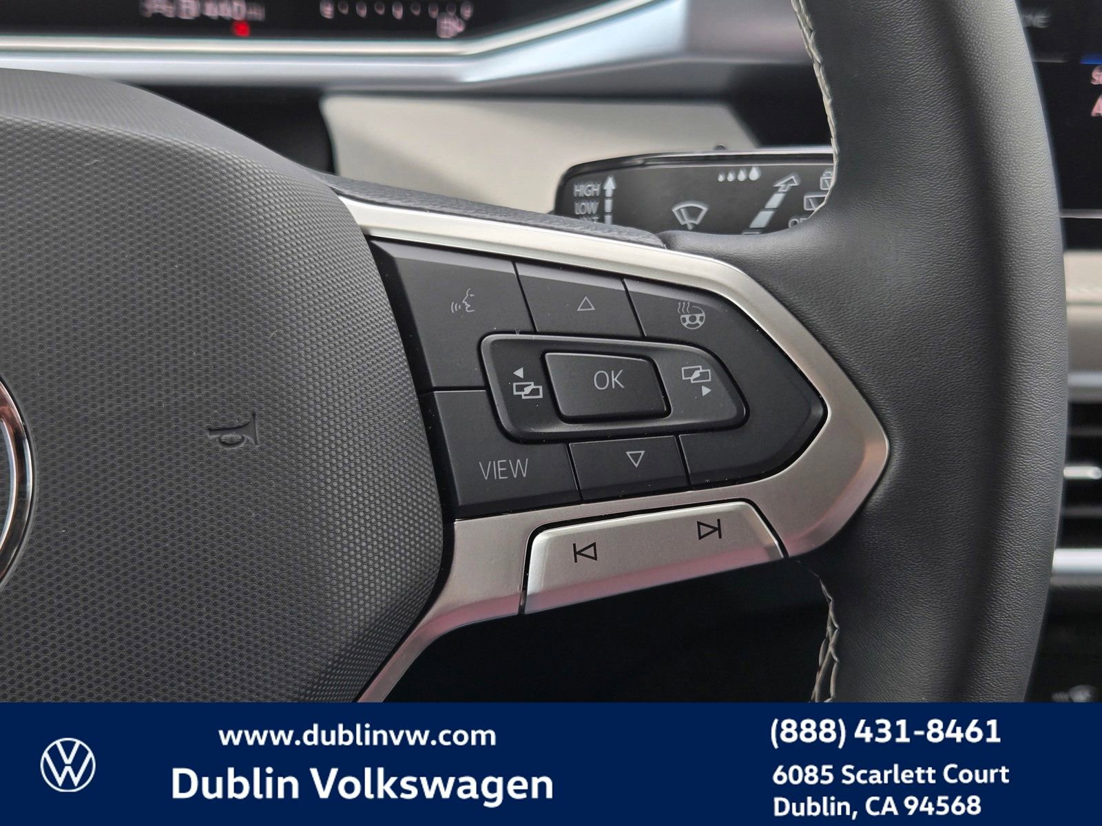 Used 2025 Volkswagen Taos SE image 21