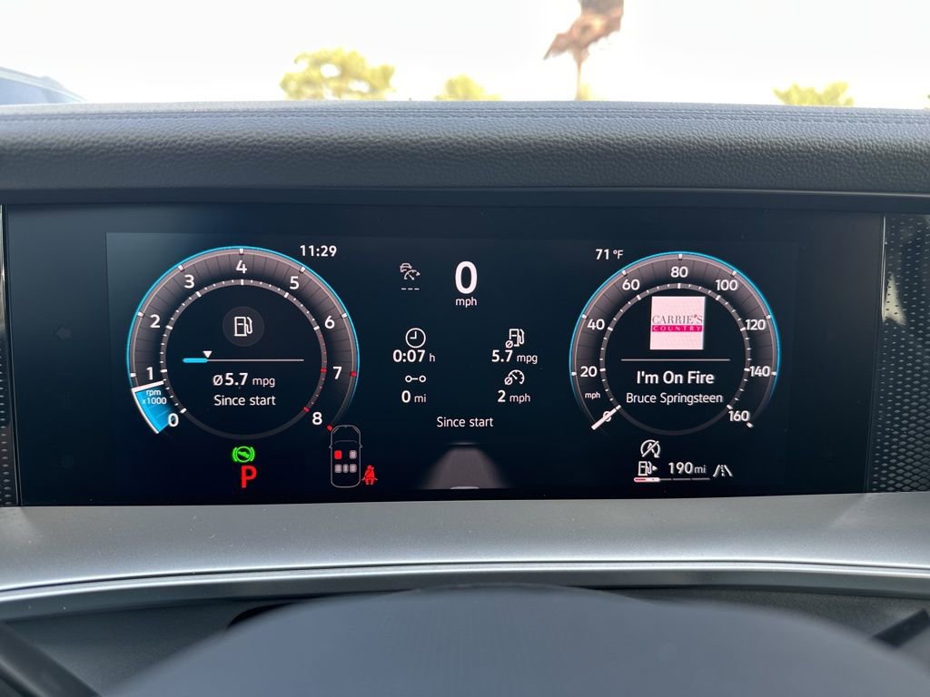 New 2026 Volkswagen Tiguan SE image 9