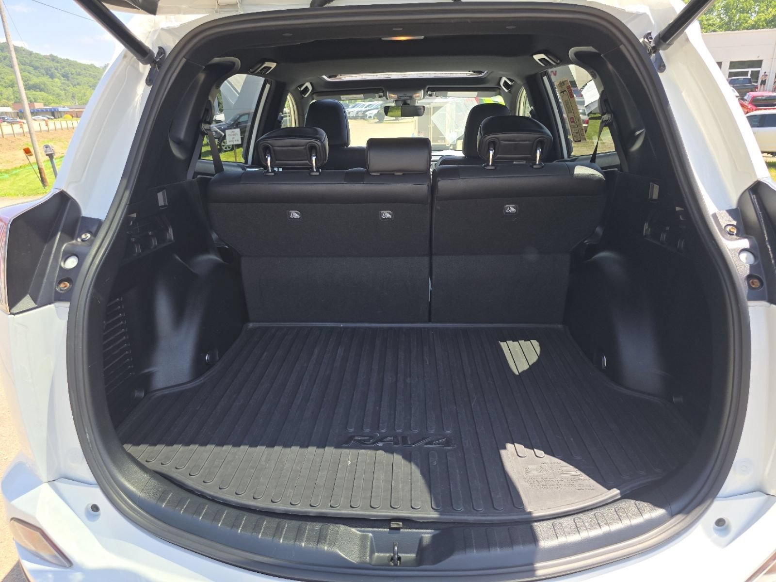 Used 2017 Toyota RAV4 SE w/ Power Extra Value Package AWD/4WD image 21