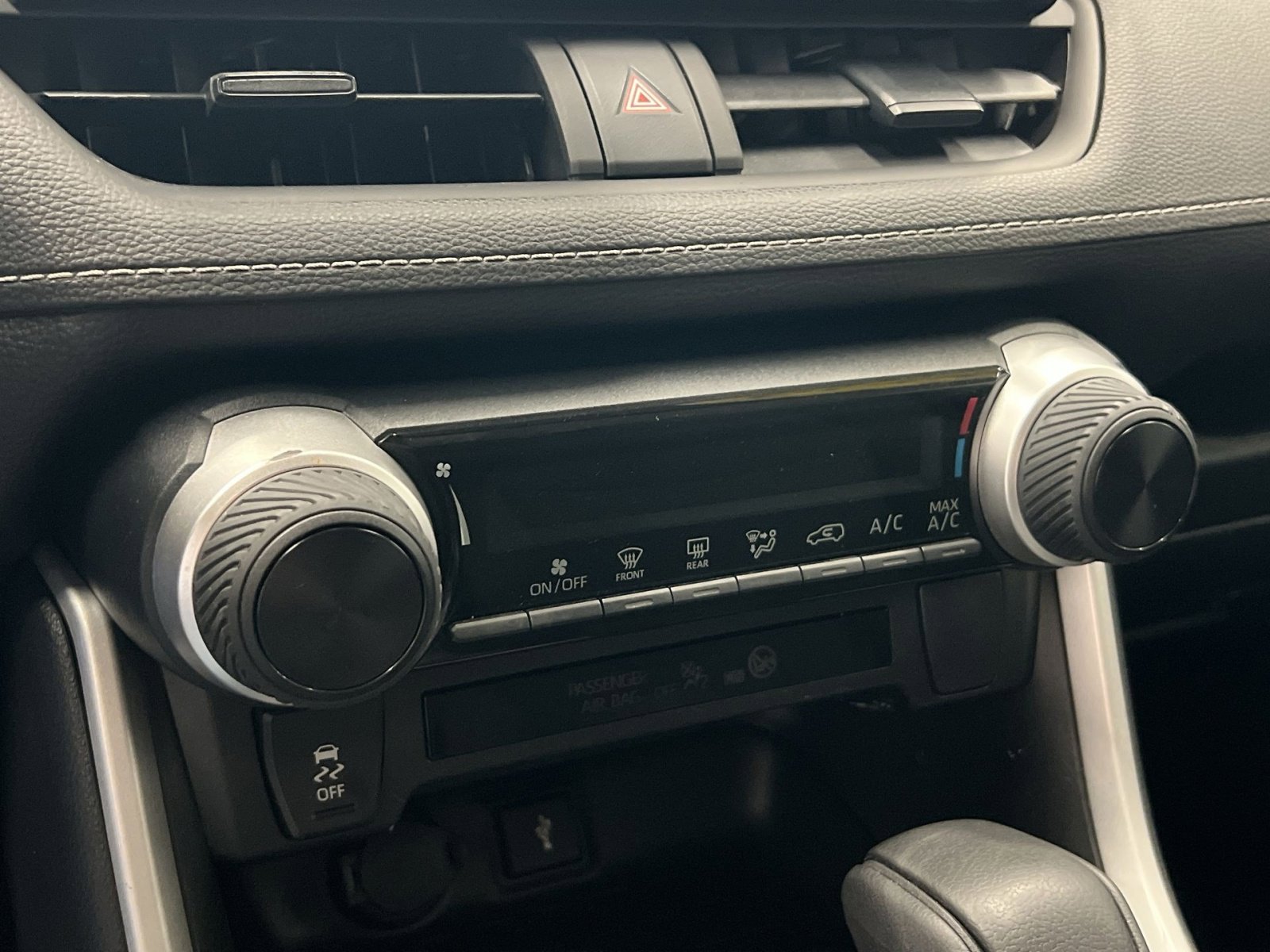 Used 2022 Toyota RAV4 LE image 18