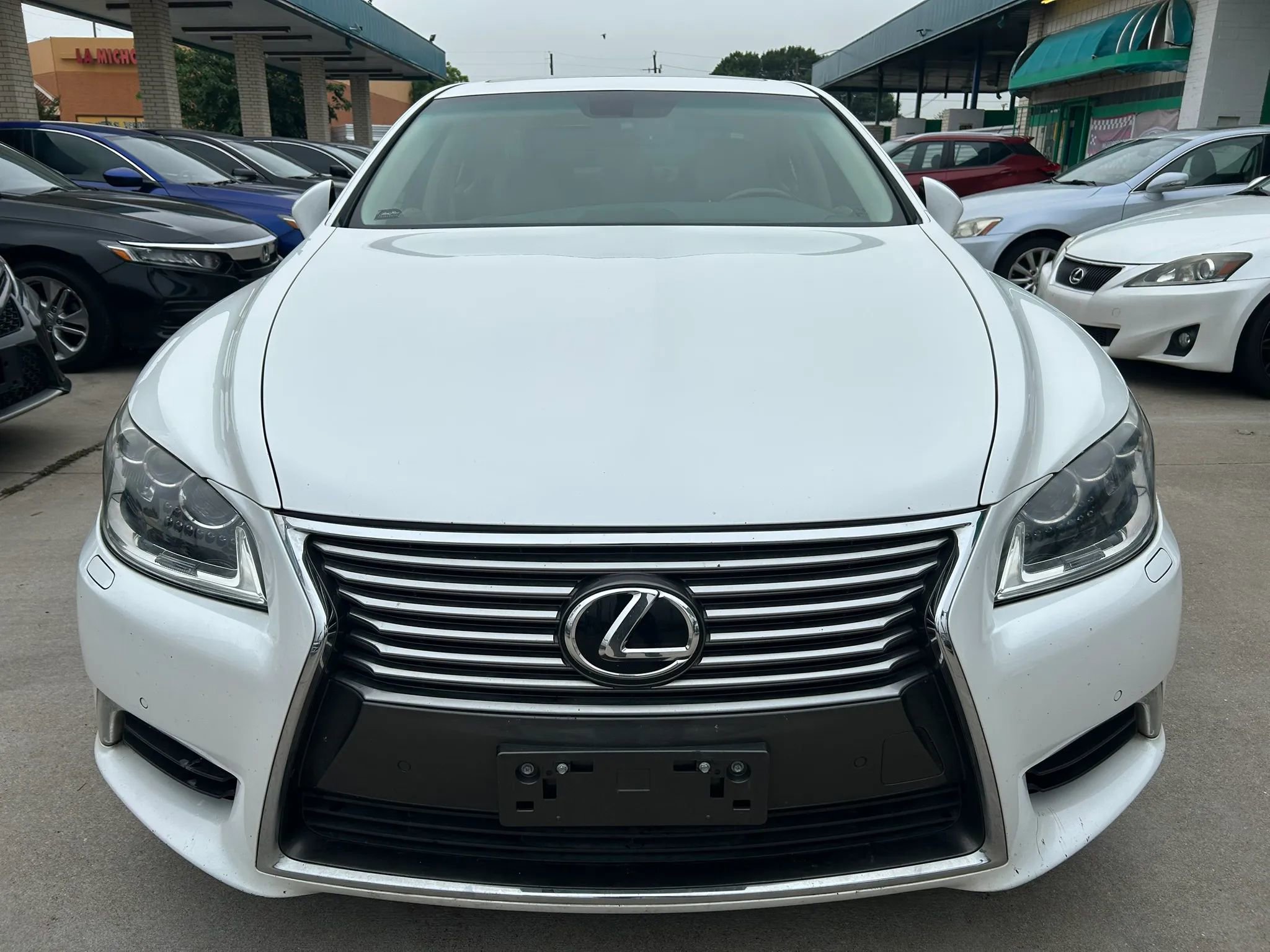 Used 2013 Lexus LS 460 w/ Comfort Pkg RWD image 8