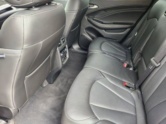 Used 2018 Buick Envision Essence image 29