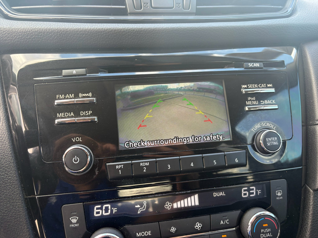 Used 2017 Nissan Rogue SV w/ Midnight Edition Package image 17