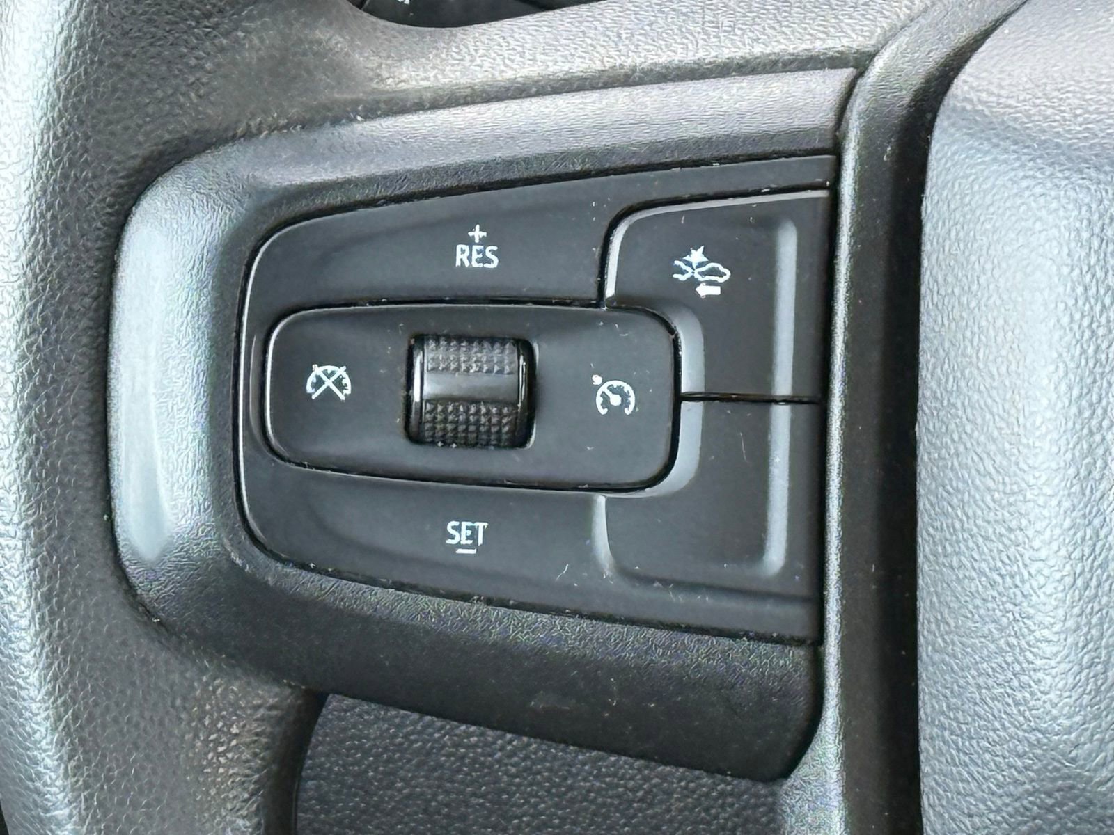 Used 2024 GMC Sierra 2500 Pro w/ Convenience Package image 25