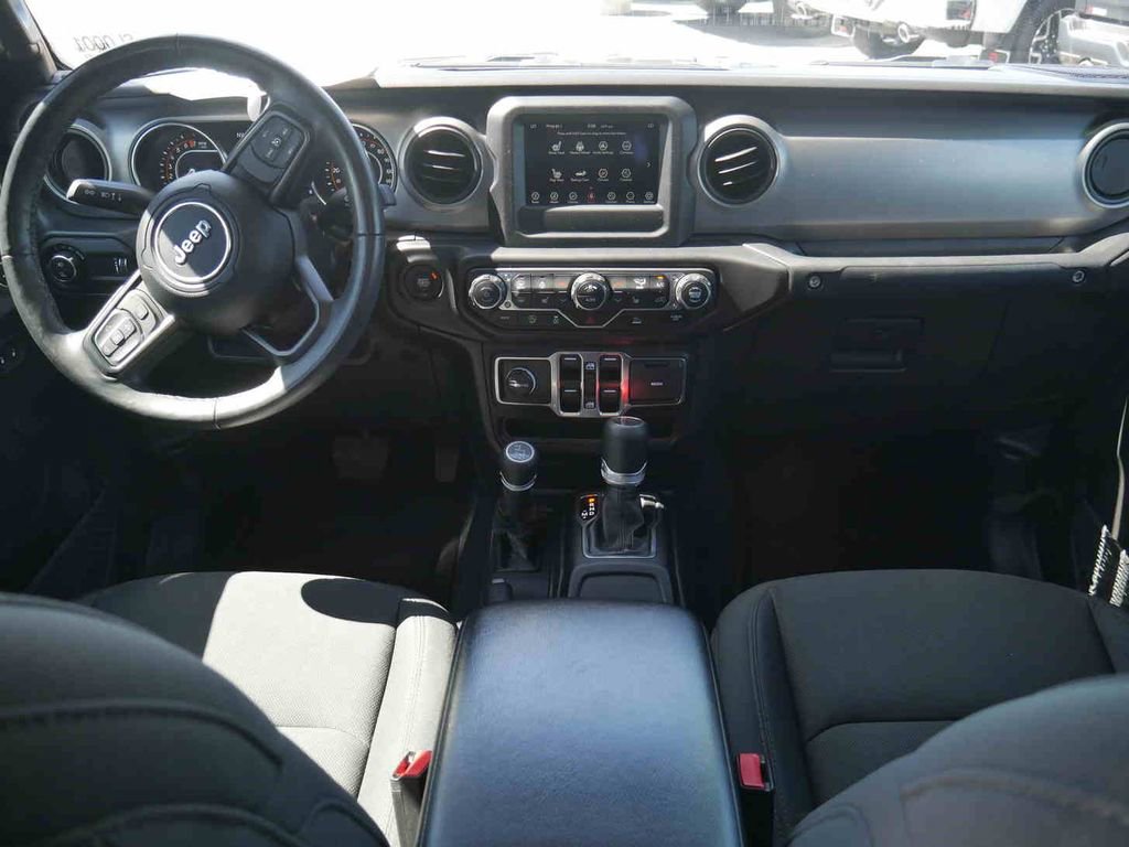 Certified 2023 Jeep Gladiator Willys image 5