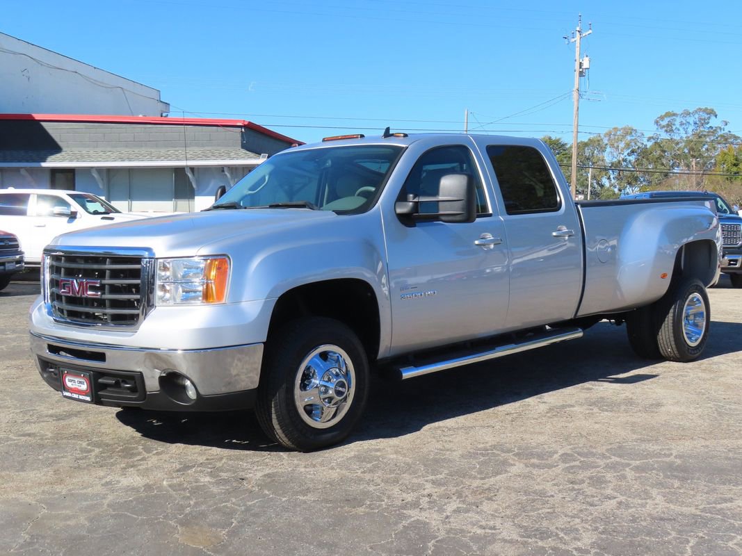 Used 2010 GMC Sierra 3500 SLT w/ SLT Convenience Package image 2