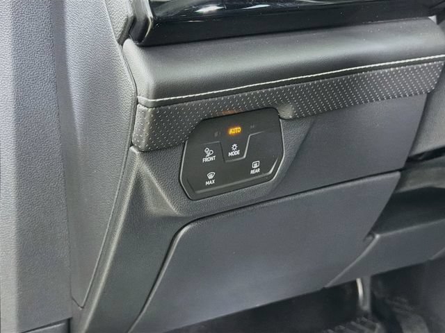 Used 2024 Volkswagen Atlas SE FWD image 10