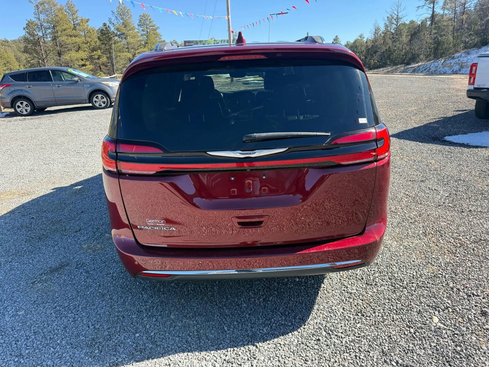 Used 2021 Chrysler Pacifica Touring-L image 4