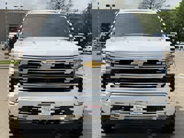 Used 2024 Chevrolet Silverado 1500 High Country image 8