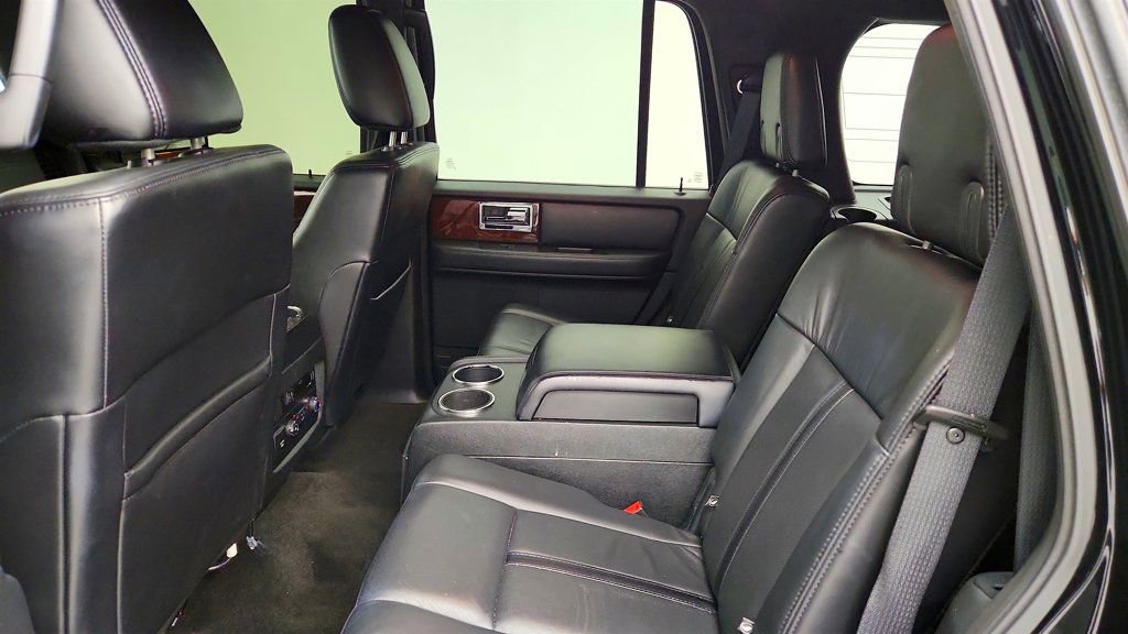 Used 2016 Lincoln Navigator Select AWD/4WD image 22