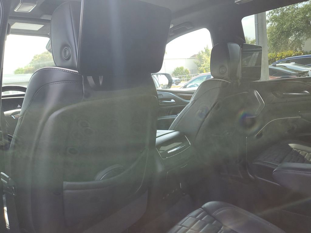 Used 2023 Cadillac Escalade Sport Platinum w/ LPO, ONYX Package image 15