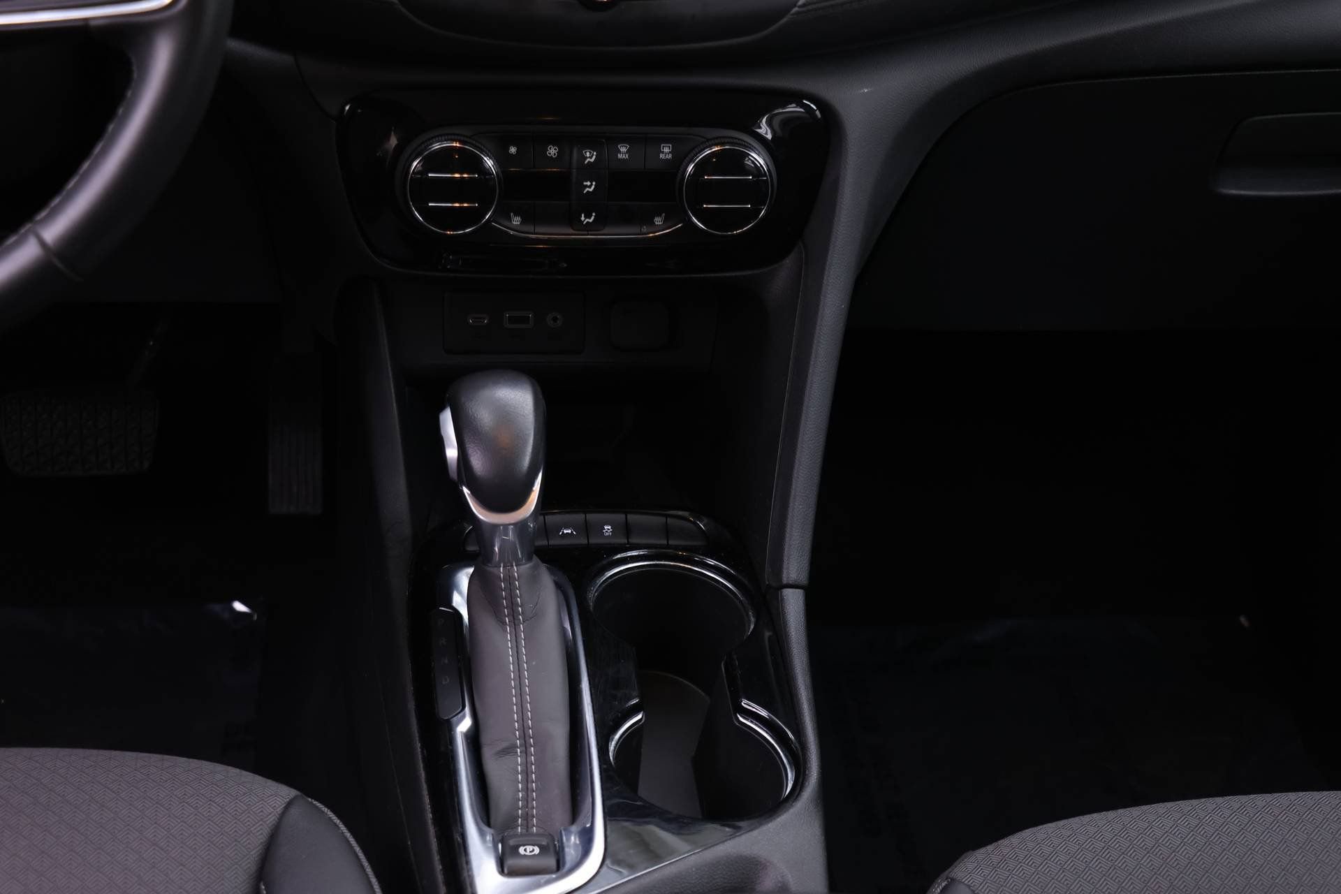 Used 2022 Buick Encore GX Select w/ Sport Touring Package image 22