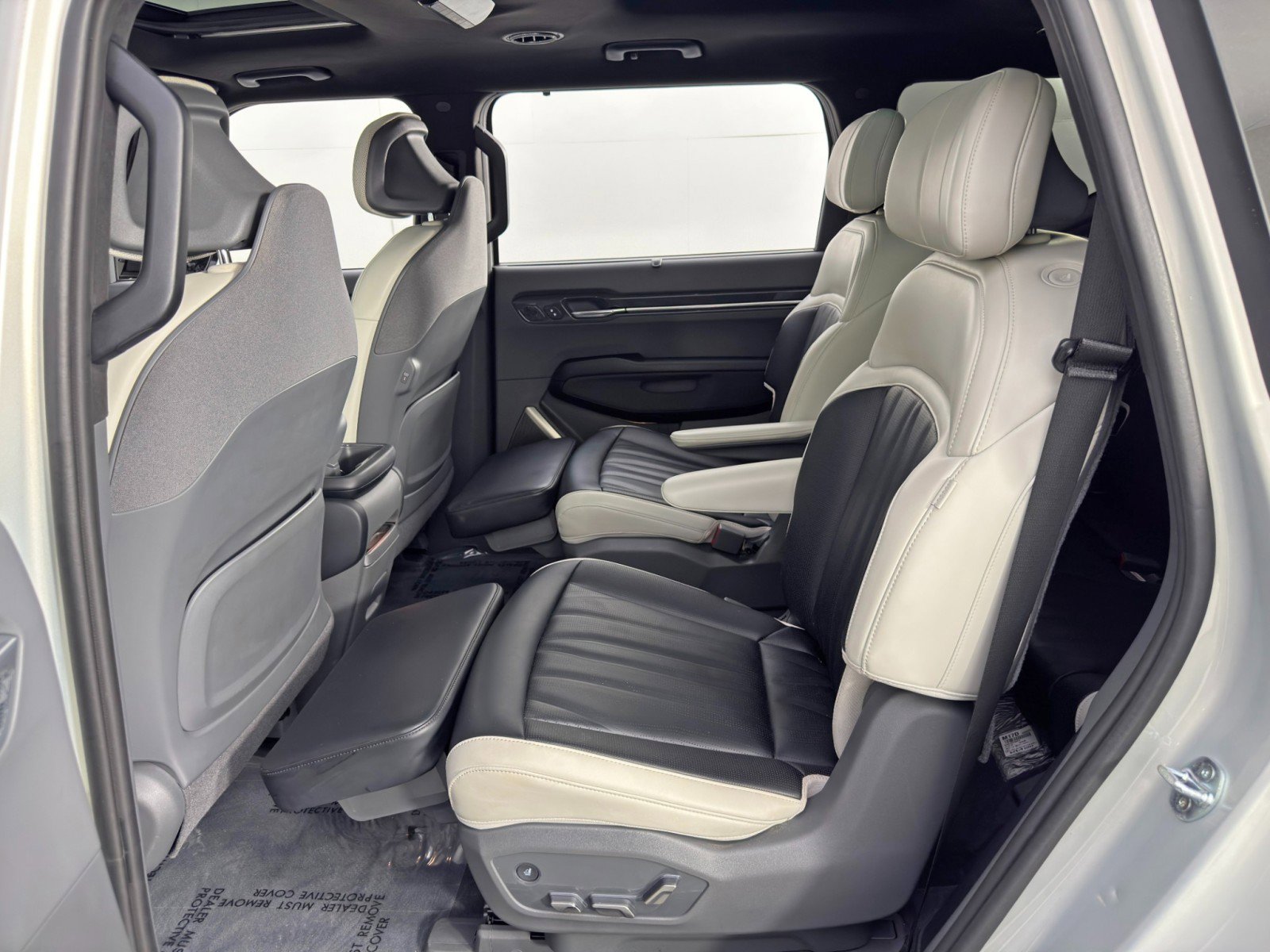 Used 2024 Kia EV9 GT-Line image 46