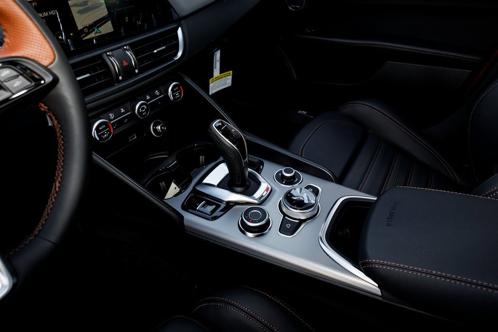 New 2025 Alfa Romeo Giulia w/ Driving Assist Package image 19