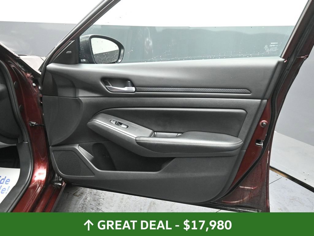 Used 2024 Nissan Altima 2.5 SV image 21