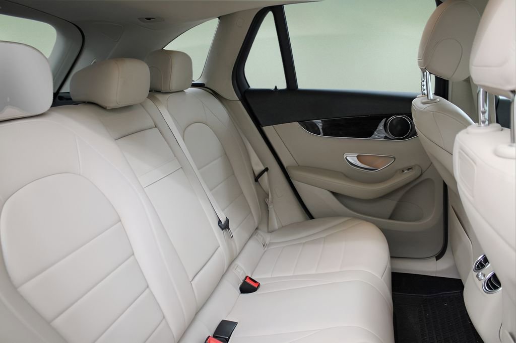 Used 2019 Mercedes-Benz GLC 300 4MATIC image 24