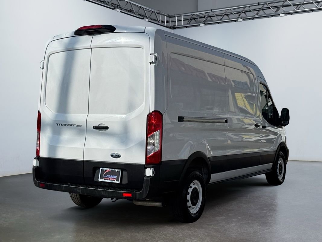Used 2025 Ford Transit 250 Medium Roof RWD image 5