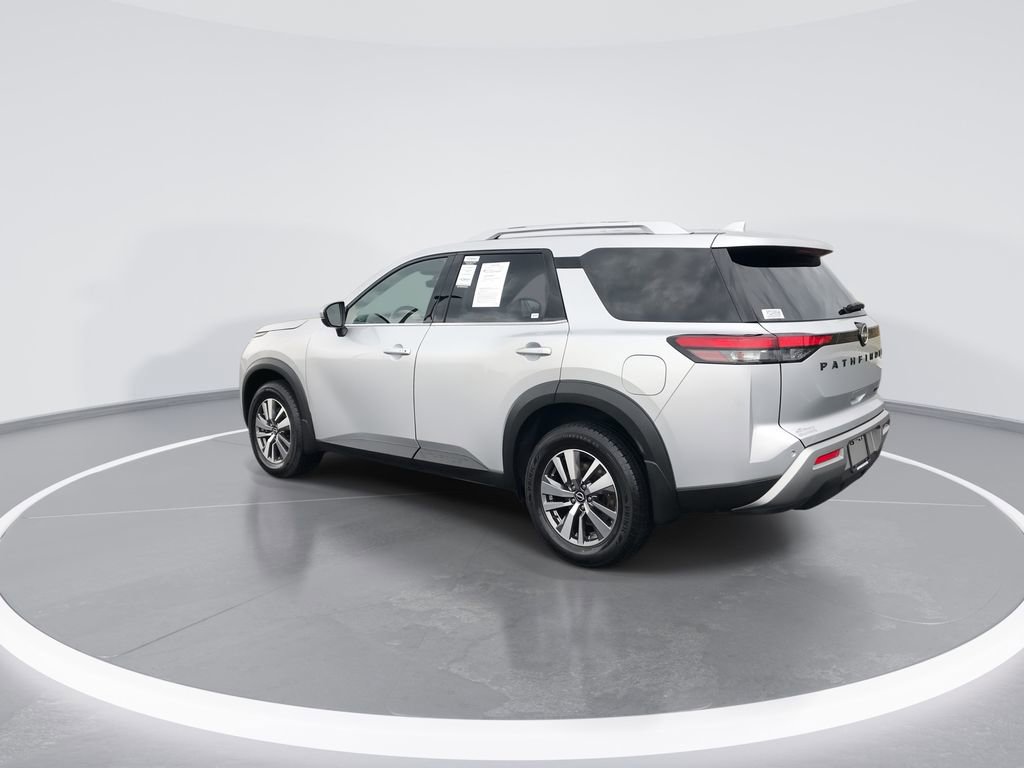 Used 2023 Nissan Pathfinder SL w/ Black Appearance Package image 6