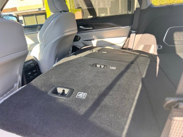 Used 2022 Jeep Grand Cherokee Overland w/ Advanced Protech Group III image 57