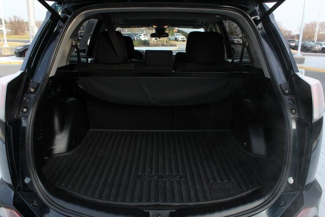 Used 2018 Toyota RAV4 XLE image 11