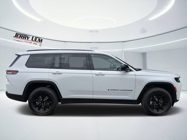 New 2026 Jeep Grand Cherokee L 2WD image 2