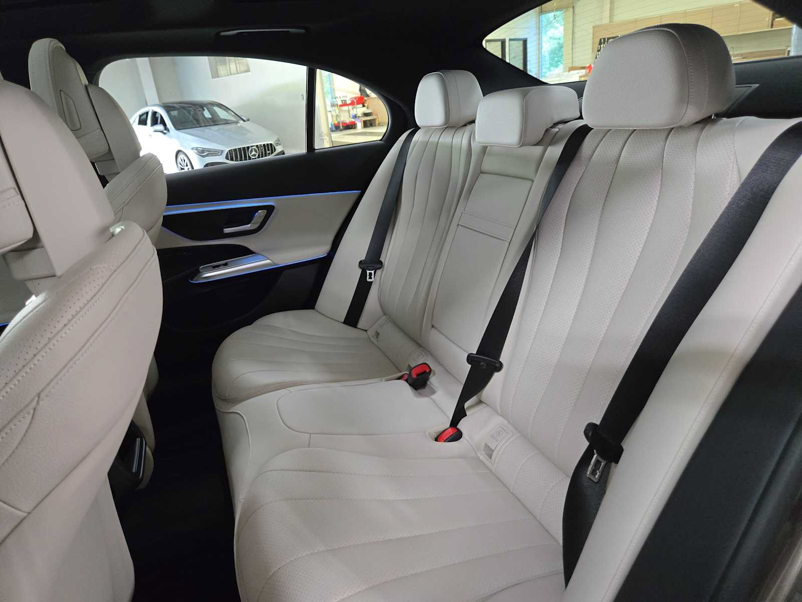 New 2027 Mercedes-Benz E 350 4MATIC Sedan image 17