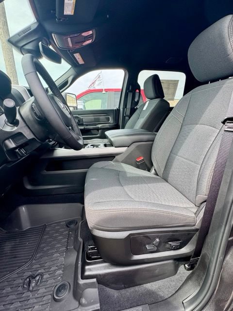 New 2026 RAM 3500 Big Horn AWD/4WD image 11