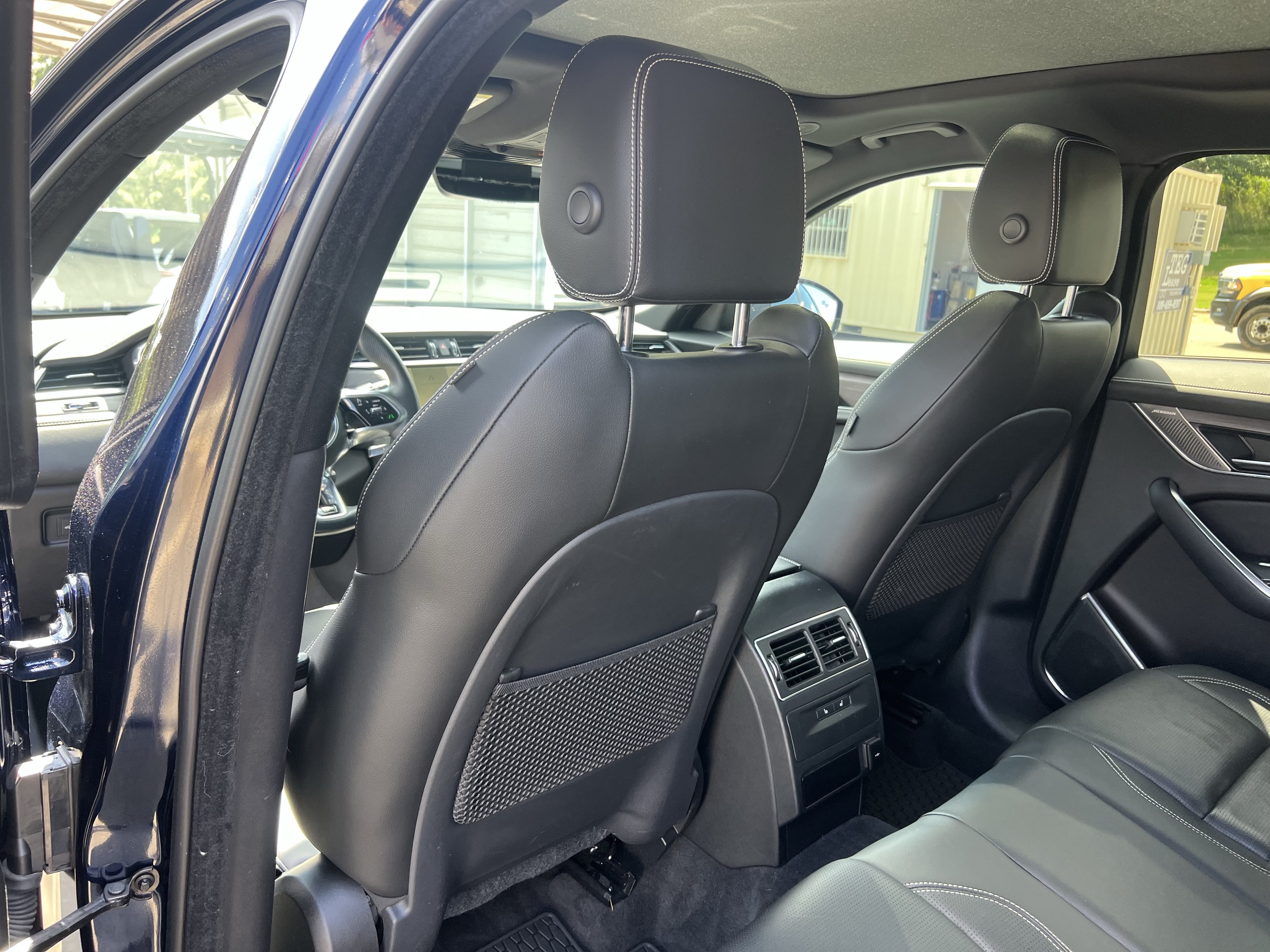 Certified 2023 Jaguar F-PACE R-Dynamic S AWD/4WD image 31