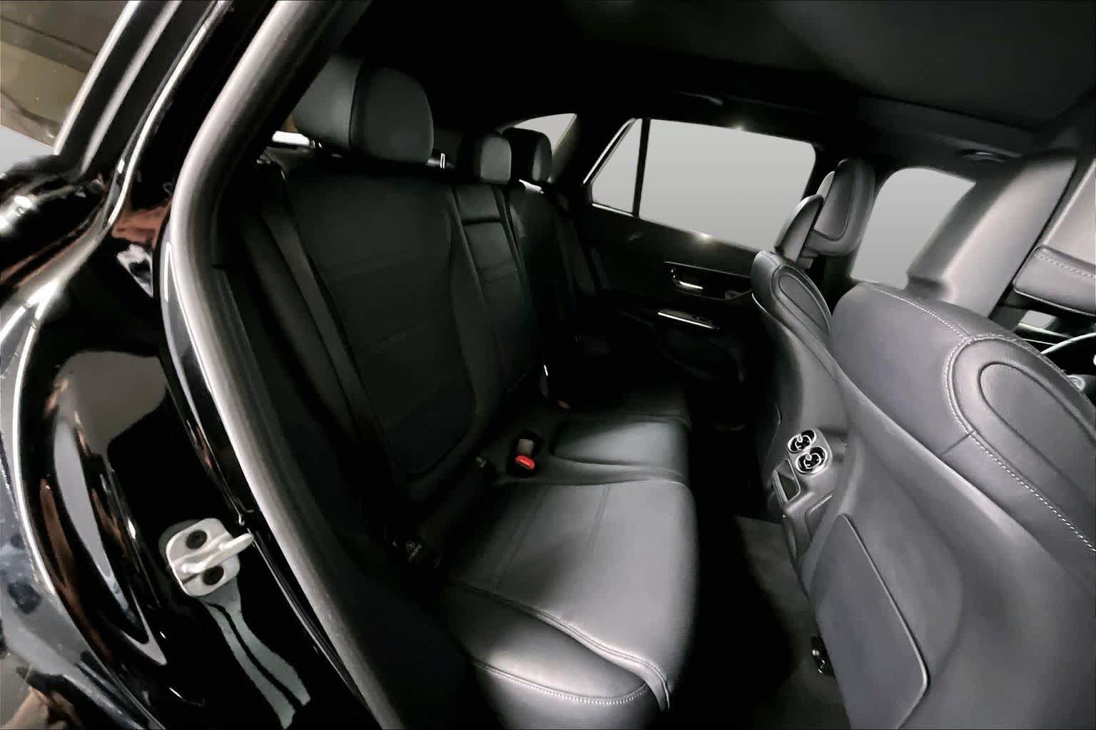 Used 2023 Mercedes-Benz GLC 300 4MATIC image 39