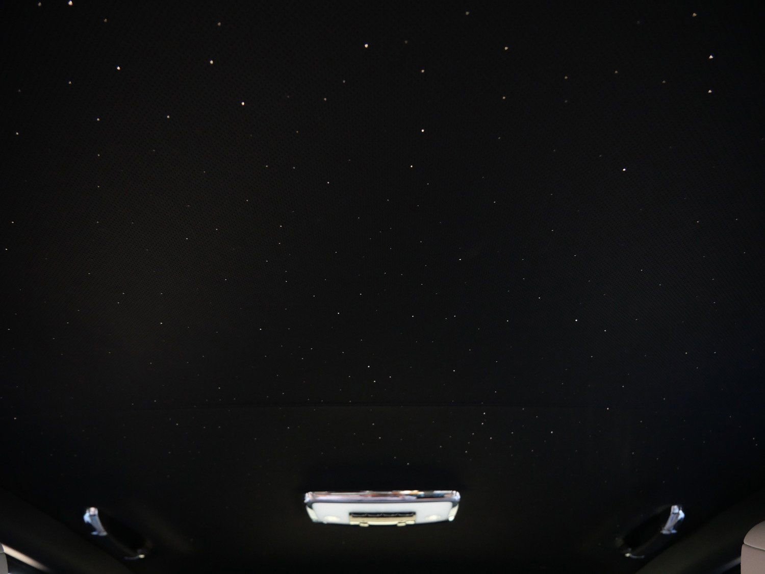 Used 2023 Rolls-Royce Cullinan w/ Cullinan Package image 19