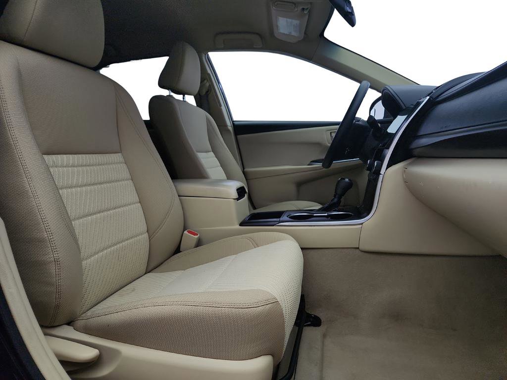 Used 2017 Toyota Camry LE image 30