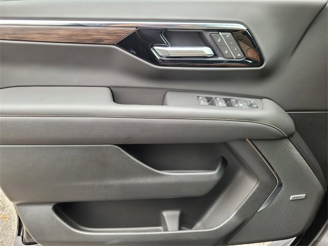 New 2025 Chevrolet Suburban Premier image 22