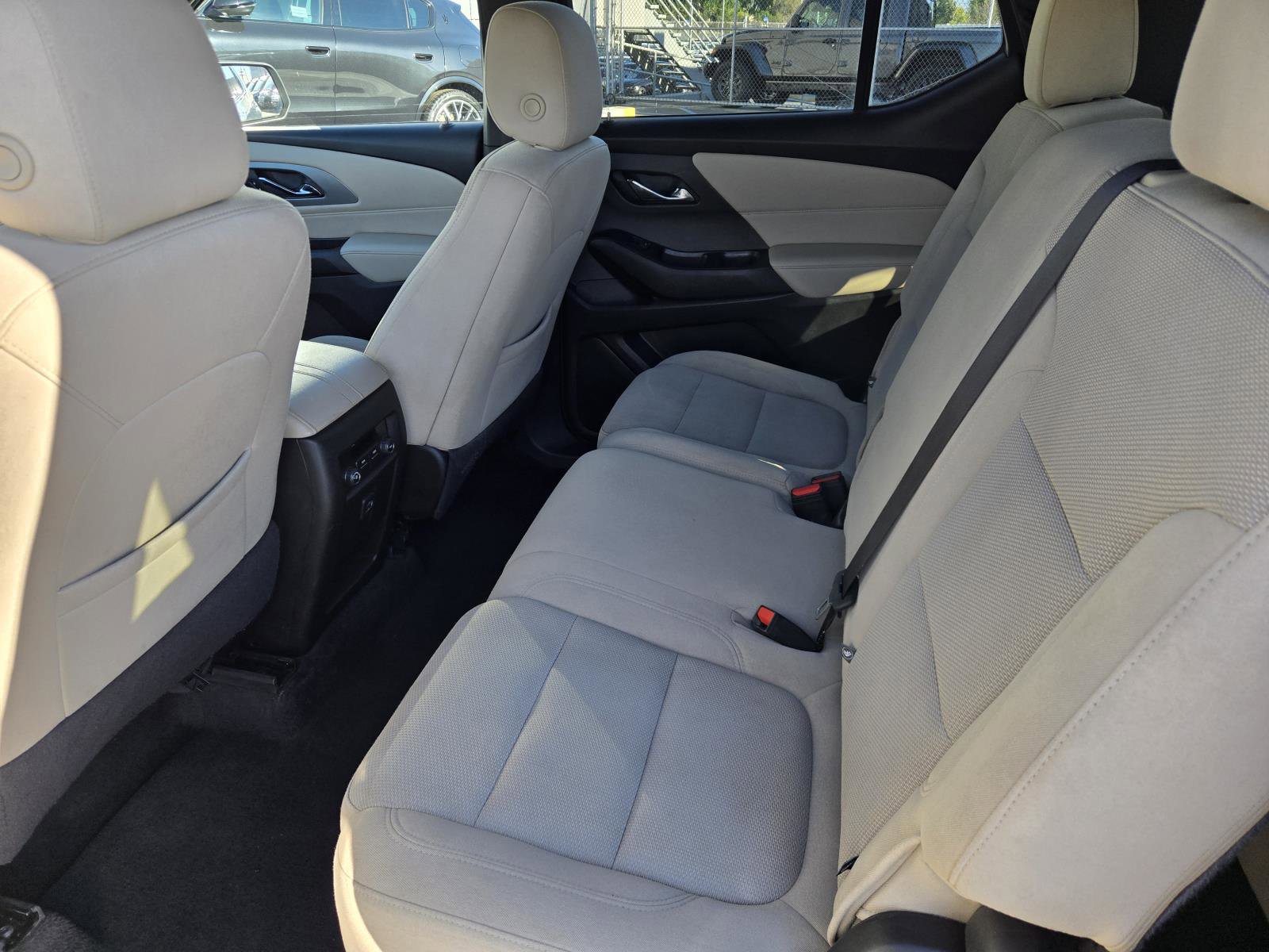 Used 2023 Chevrolet Traverse LS image 25