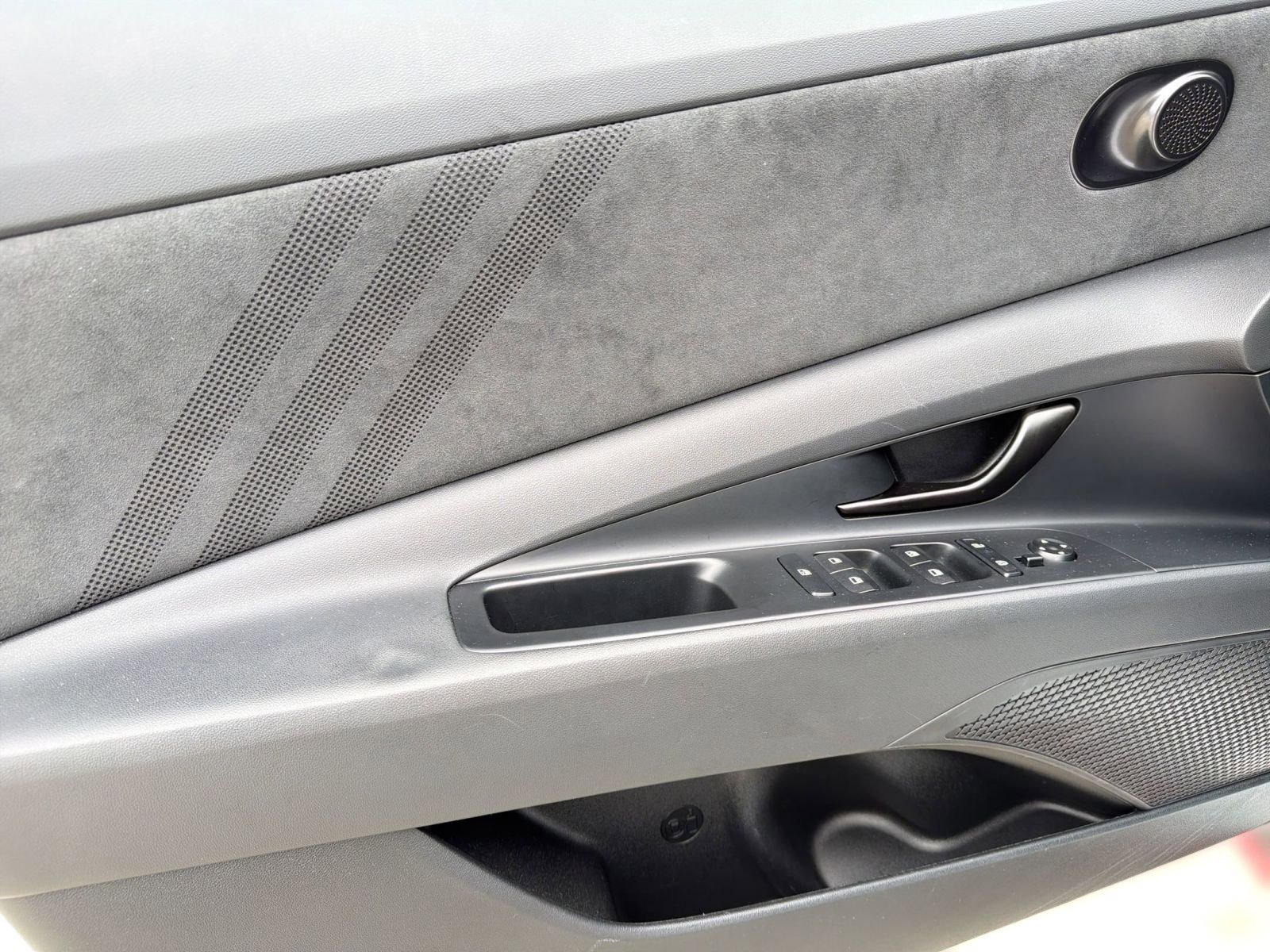 Used 2025 Hyundai Elantra N FWD image 12