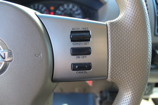 Used 2005 Nissan Frontier SE image 11