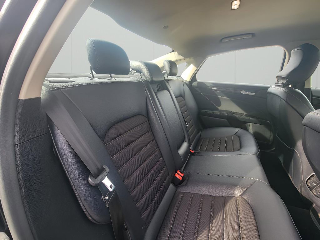 Used 2018 Ford Fusion SE w/ Equipment Group 601A image 28