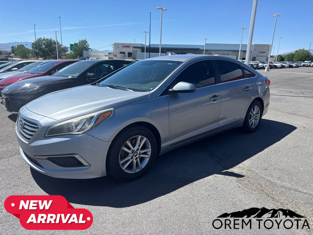 Used 2017 Hyundai Sonata SE FWD image 2