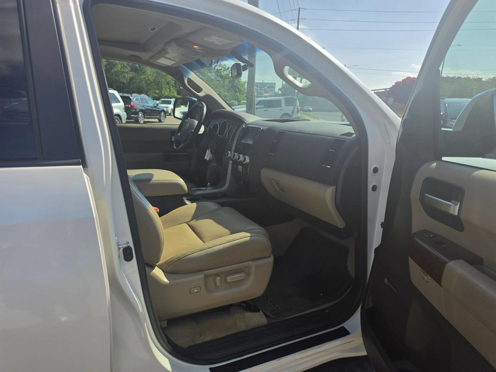 Used 2010 Toyota Sequoia Platinum AWD/4WD image 13