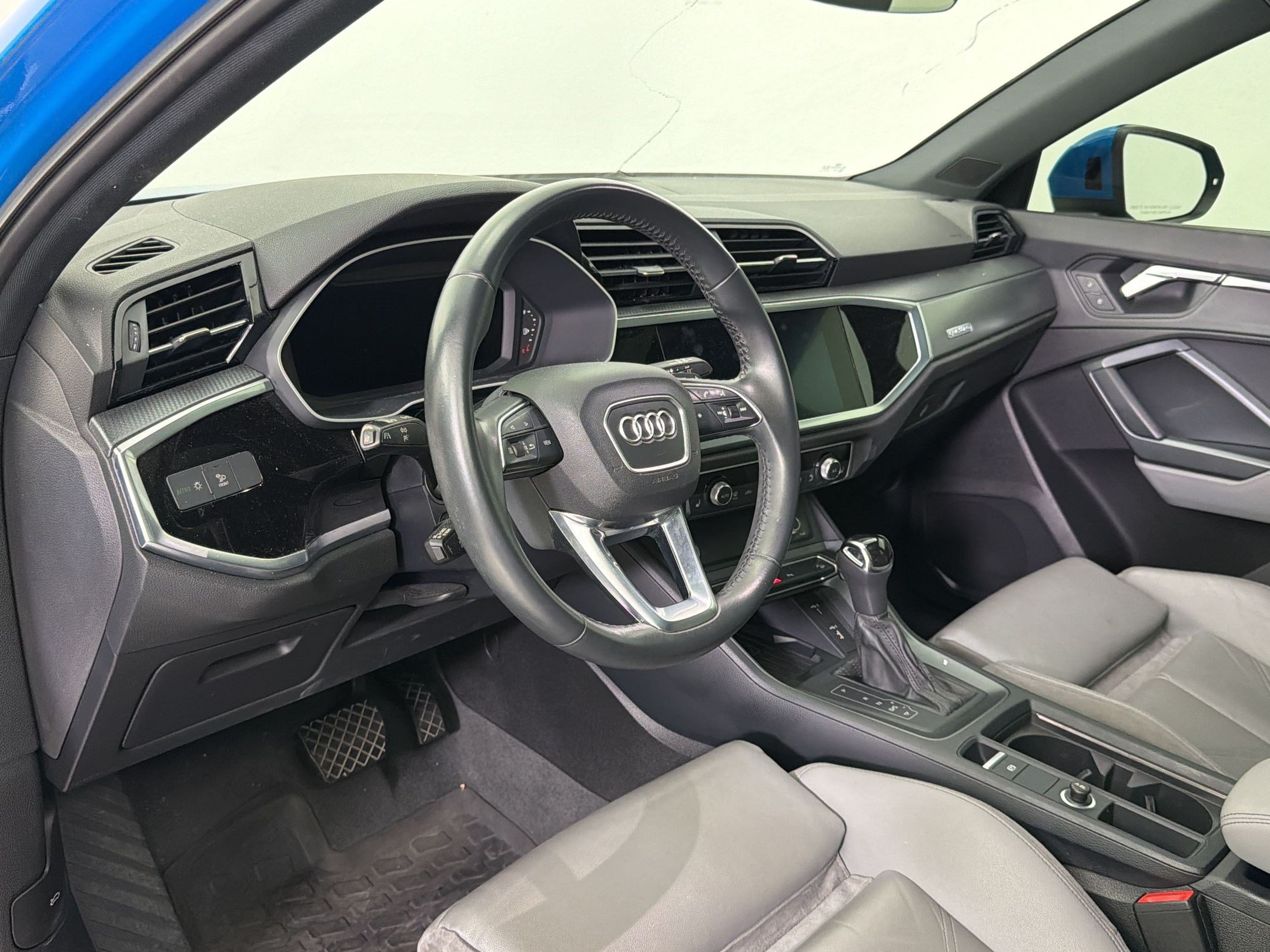 Used 2020 Audi Q3 2.0T Premium Plus w/ Premium Plus Package AWD/4WD image 4