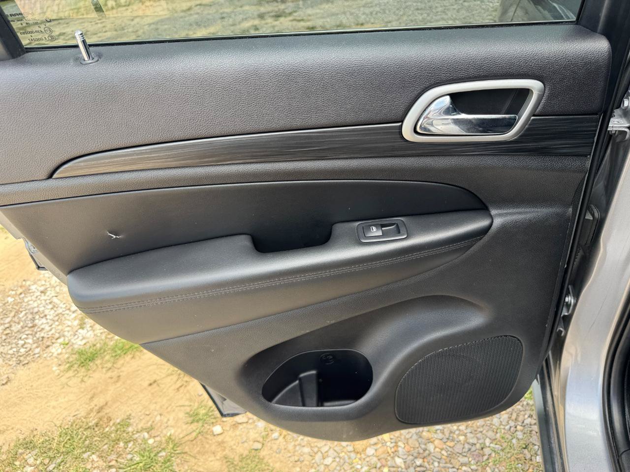 Used 2019 Jeep Grand Cherokee Laredo w/ Laredo X Package RWD image 17